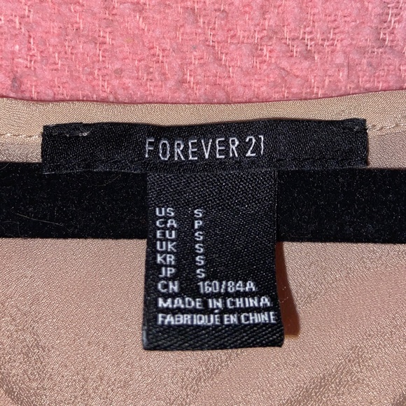 🧚🏻‍♀️3 for 20$🧚🏻‍♀️tank top from forever 21 - Picture 5 of 5